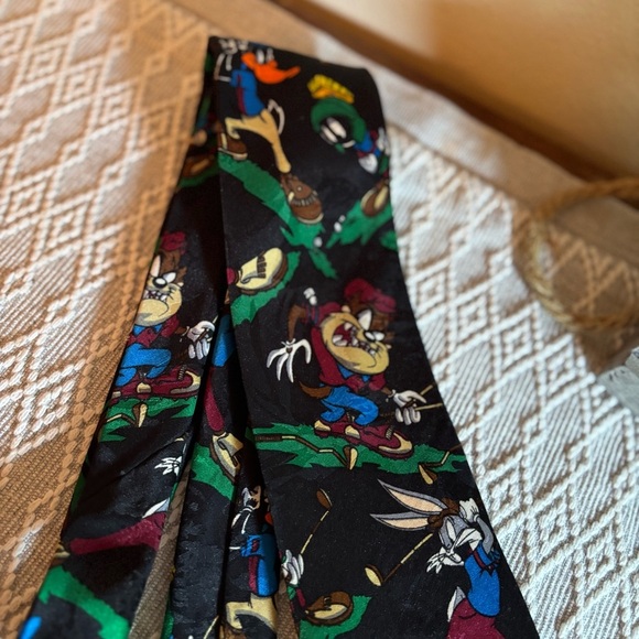 Looney Tunes Mania Tie Golf Theme 1994 Vintage Bugs, Daffy, Marvin, Tasmania… - Picture 4 of 6